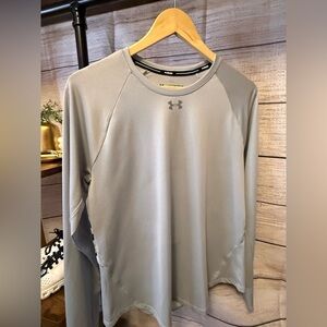 Under Armour Silver Performance Top
